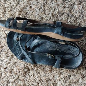 Women's chaco sandals black size 8